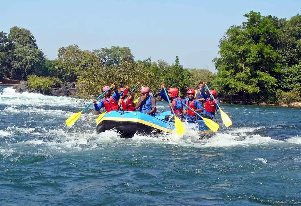 River Rafting Dandeli (Bhatkanti Holidays)