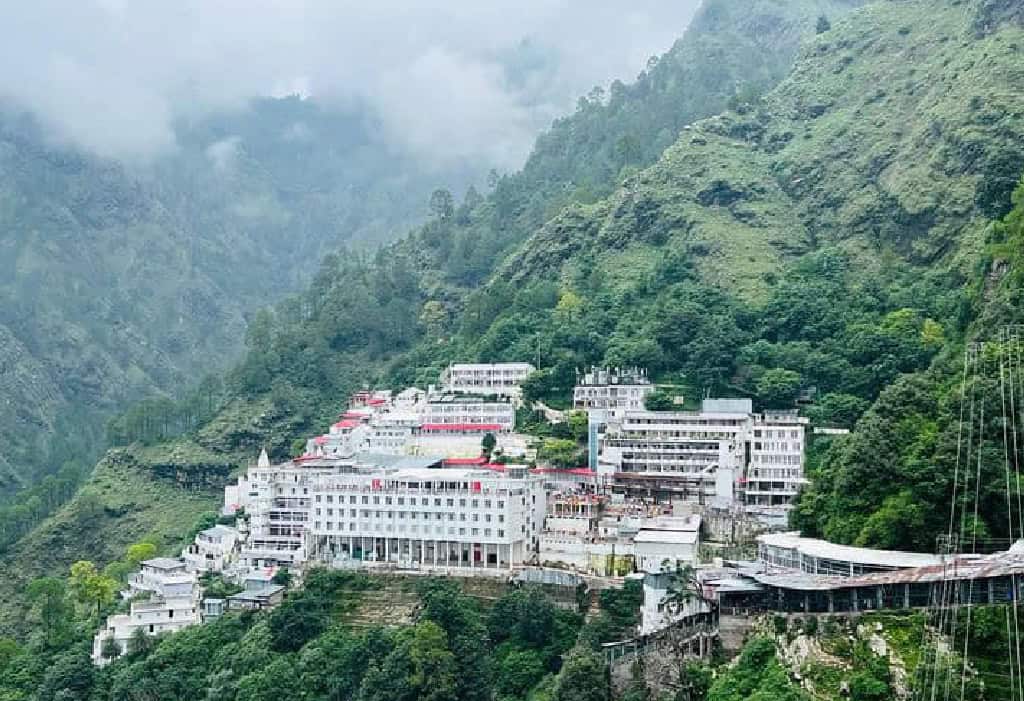 Vaishnodevi Katra Kashmir (Bhatkanti Holidays)